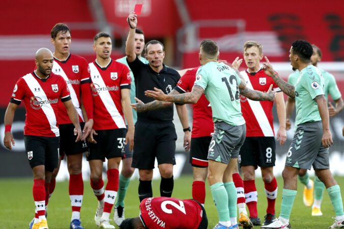 Digne Red Card Kevin Friend shows Lucas Digne a red card for a foul on Kyle Walker-Peters.
(Photo courtesy of Frank Augstein/ PA Images)